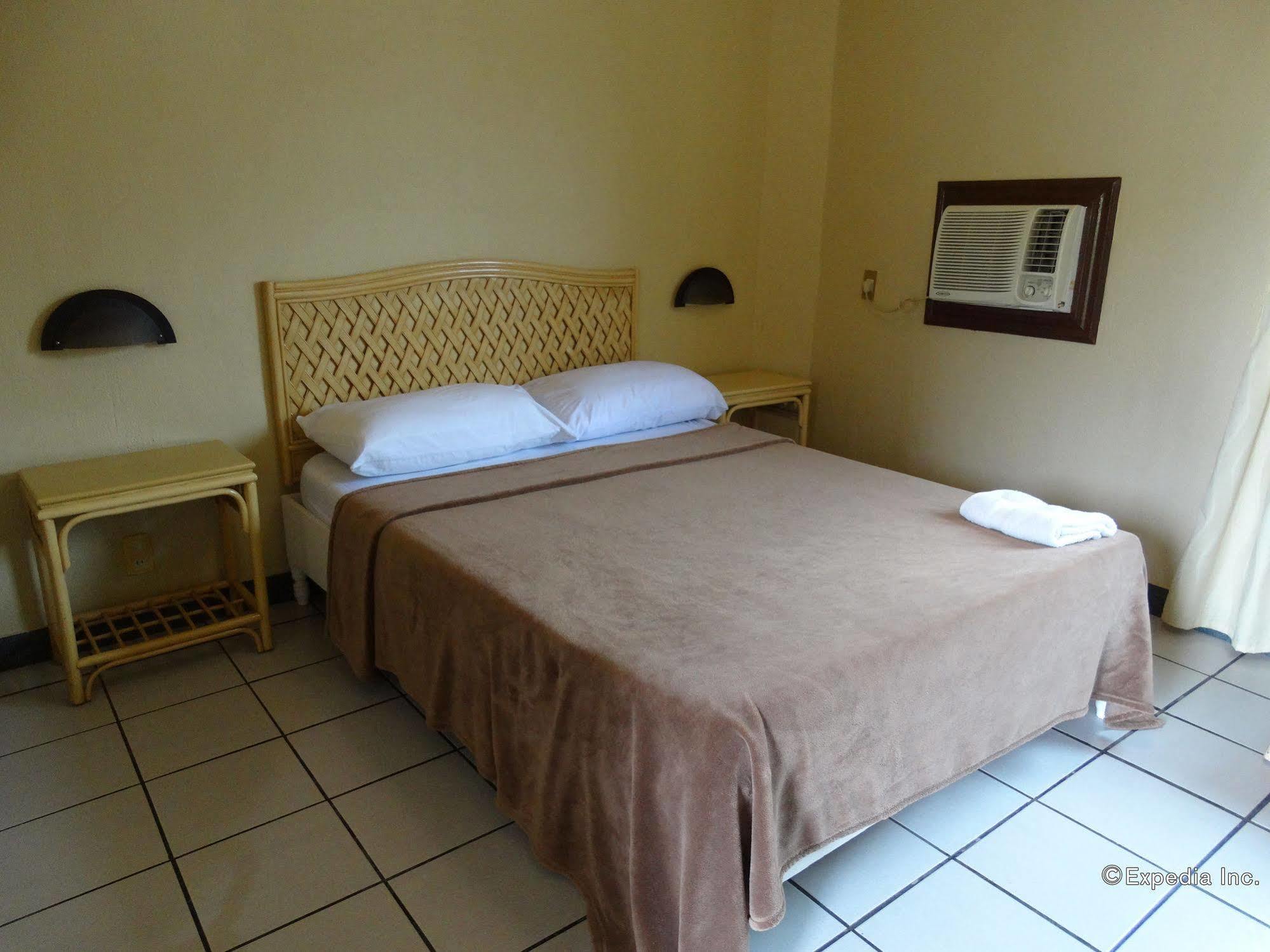 Red Knight Gardens Hotel Davao Luaran gambar